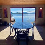 Waterfront Rorbu - By The * Bud