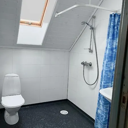 Feriehus Waterfront Rorbu - By The Bud