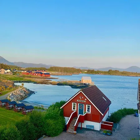 Holiday home Waterfront Rorbu - By The